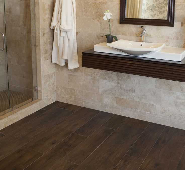 Уход за плиткой рядом с деревянными элементами: что учитывать