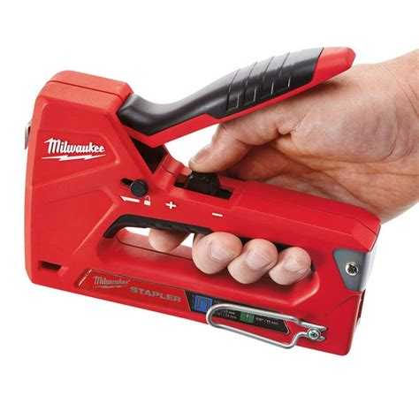 Выбор между пружинным и рессорным степлером: что лучше?