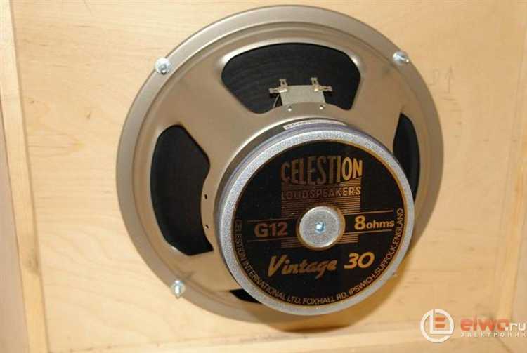 Подключение аудиоустройств к входу AUX комбоусилителя