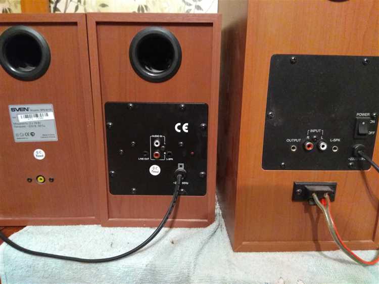 Использование комбоусилителя для воспроизведения звука с компьютера или телефона