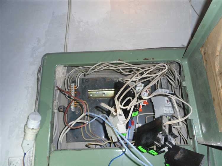 Способы фиксации автоматов на DIN-рейке