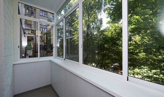 Основные этапы и цена на остекление балконов