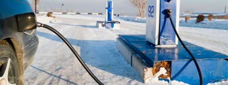 Для определения риска замерзания бензина следует учитывать его марку и сезонное состояние. Зимние марки бензина, как правило, содержат присадки, снижающие температуру замерзания и уменьшающие вероятность образования льда. Однако, если автомобиль заправлен некачественным топливом или существует длительное время без использования, вероятность замерзания значительно возрастает.