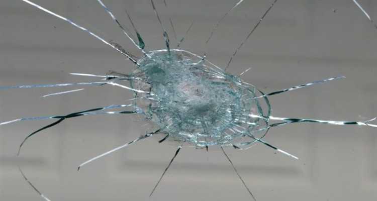 Разбили стекло в подъезде куда обращаться