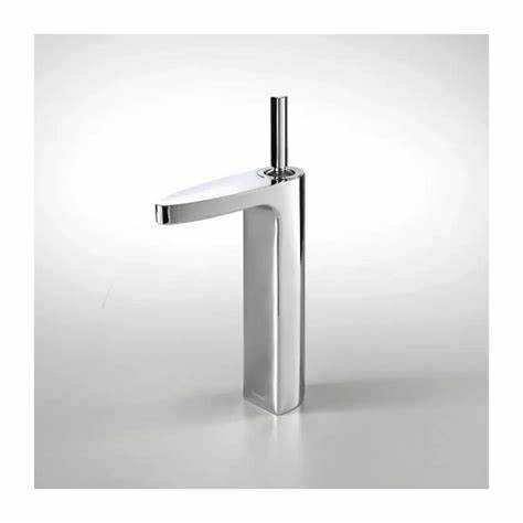 Стандартное расположение горячей воды в российских смесителях